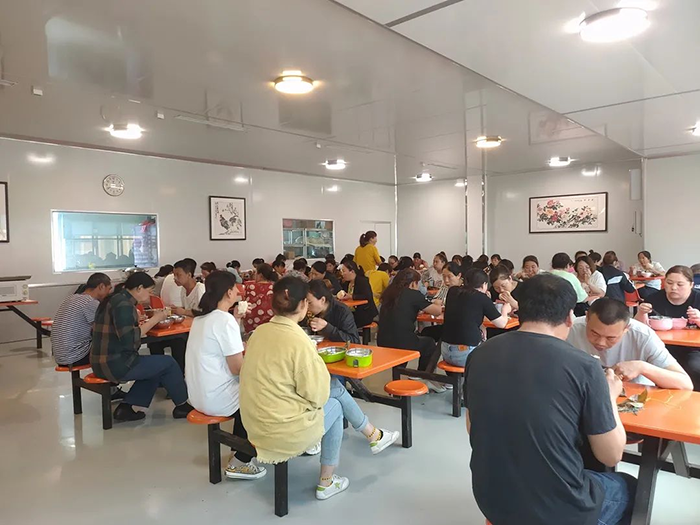 悠悠粽香飄幸福，濃情端午暖人心